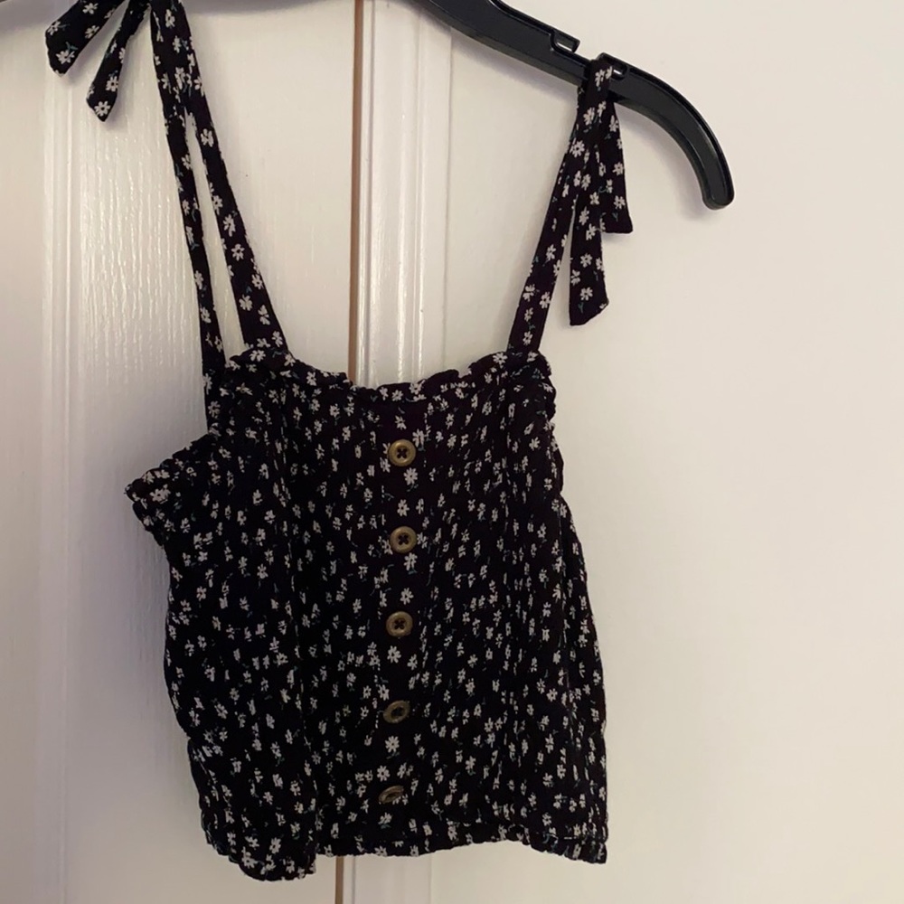 Black floral crop top